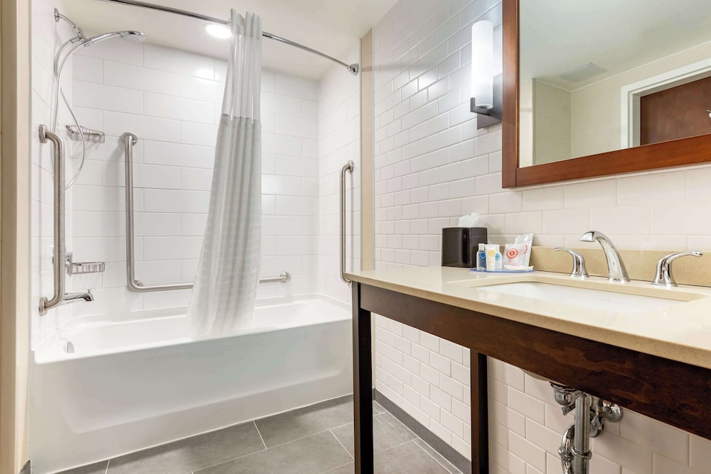 comfort inn and suites