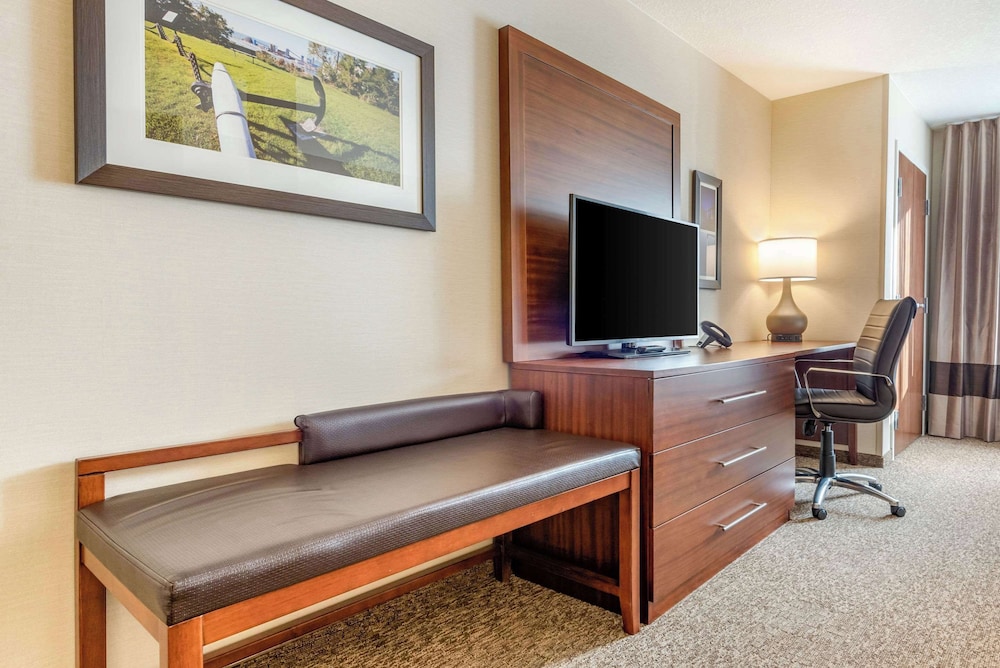 comfort inn and suites
