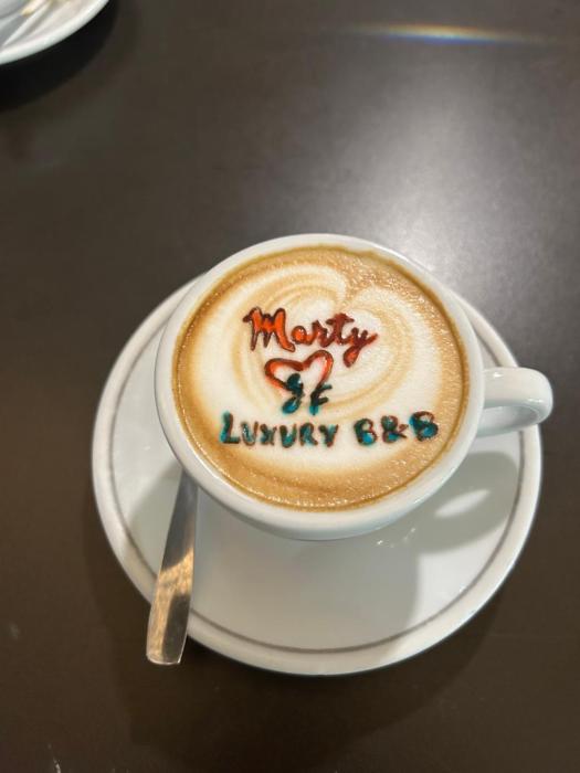 marty luxury bandb