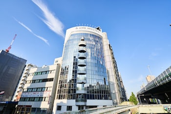 andand hostel hommachi east