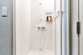 andand hostel hommachi east