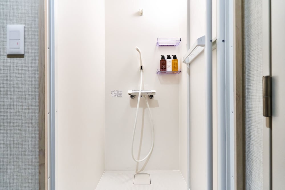 andand hostel hommachi east