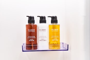 andand hostel hommachi east