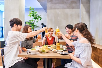 andand hostel hommachi east