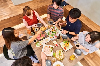 andand hostel hommachi east