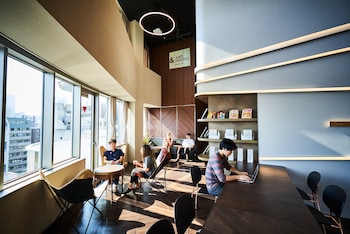 andand hostel hommachi east