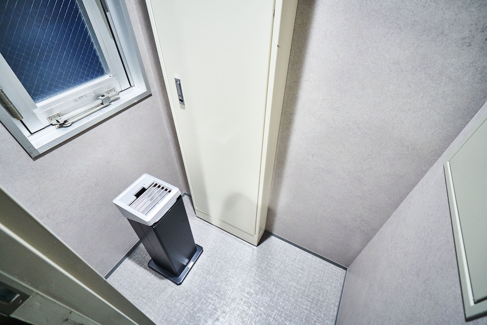 andand hostel hommachi east