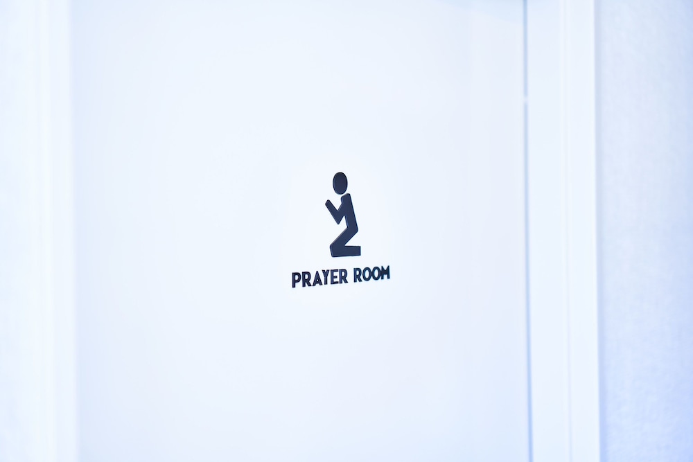 andand hostel hommachi east