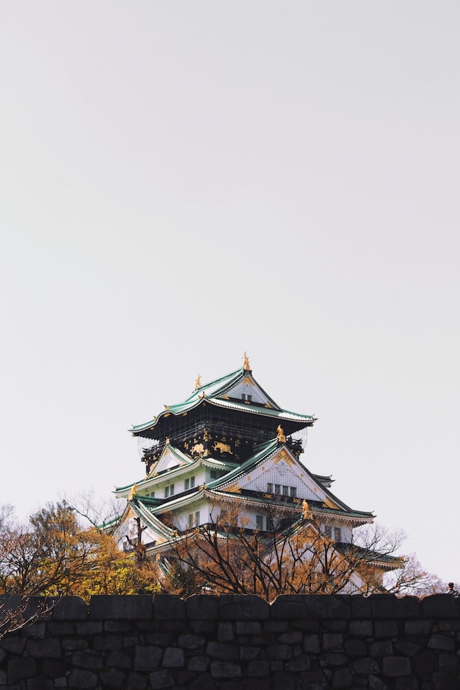 andand hostel hommachi east