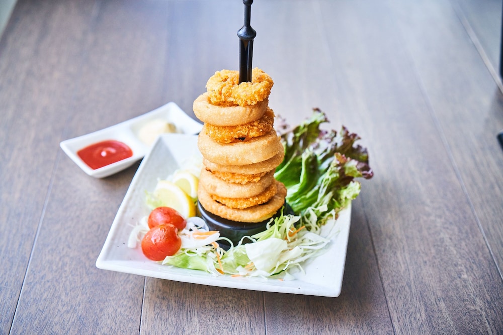 andand hostel hommachi east