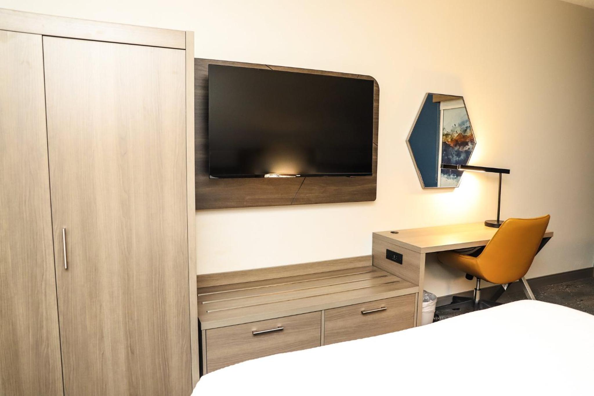 holiday inn express hotel and suites donegal by ihg
