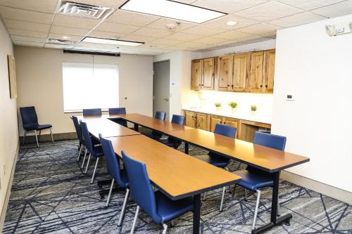 holiday inn express hotel and suites donegal by ihg