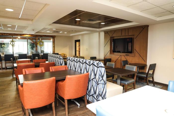 holiday inn express hotel and suites donegal by ihg