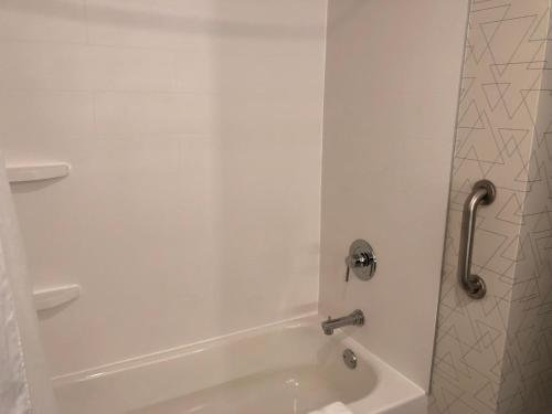 holiday inn express hotel and suites donegal by ihg