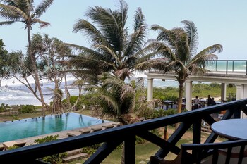 naomi beach resort
