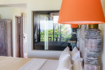 naomi beach resort