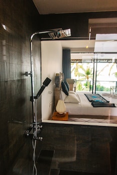 naomi beach resort