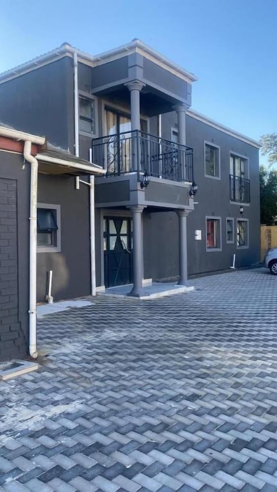 dreams lodge oakdale