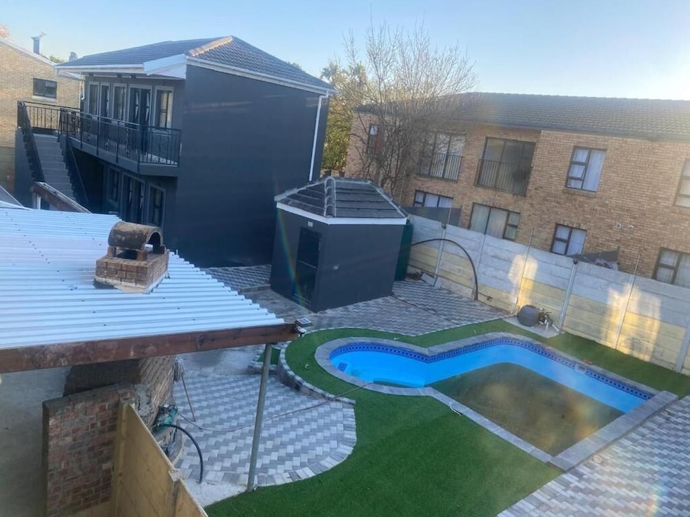 dreams lodge oakdale