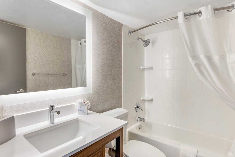 holiday inn express chicago downers grove by ihg