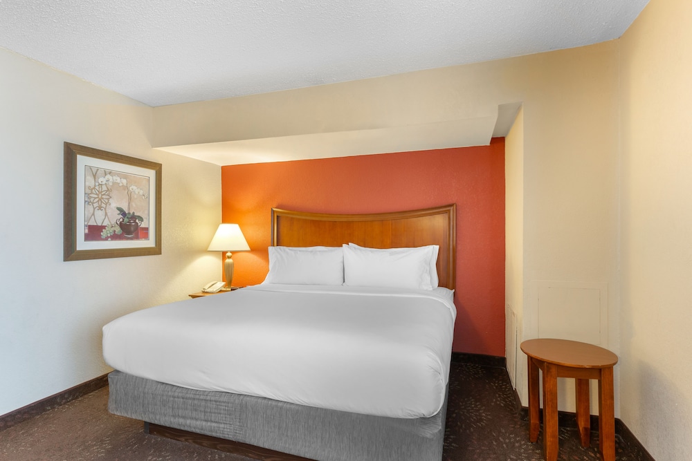 holiday inn express chicago downers grove by ihg