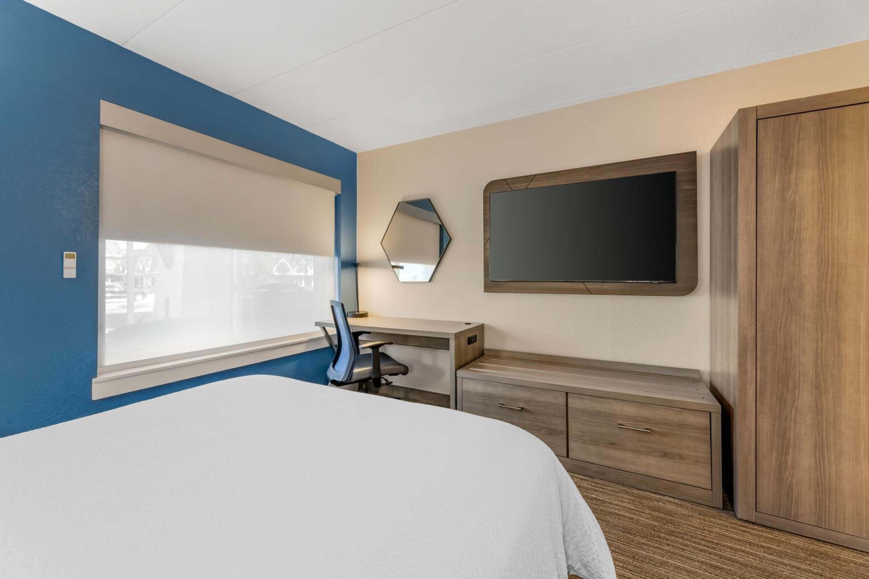 holiday inn express chicago downers grove by ihg
