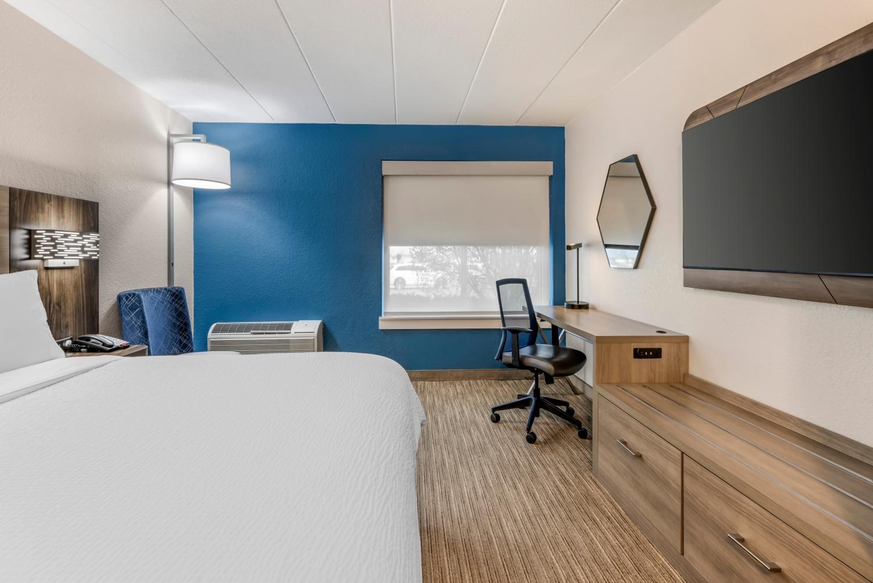 holiday inn express chicago downers grove by ihg