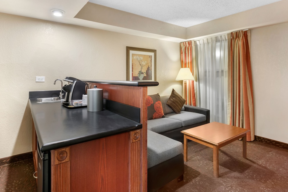 holiday inn express chicago downers grove by ihg