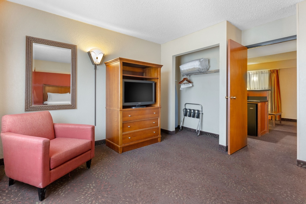 holiday inn express chicago downers grove by ihg