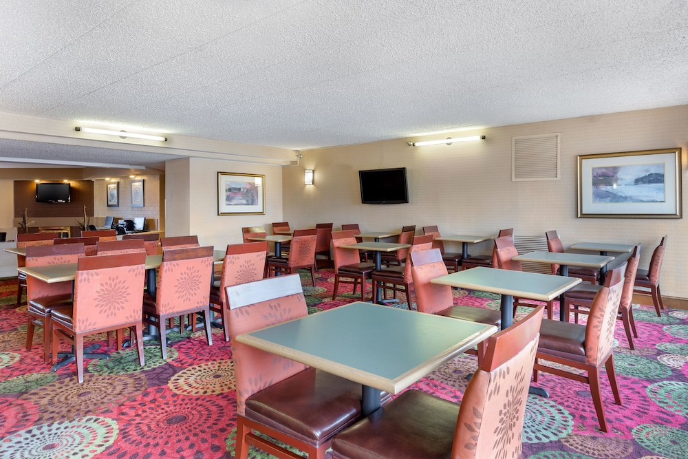 holiday inn express chicago downers grove by ihg