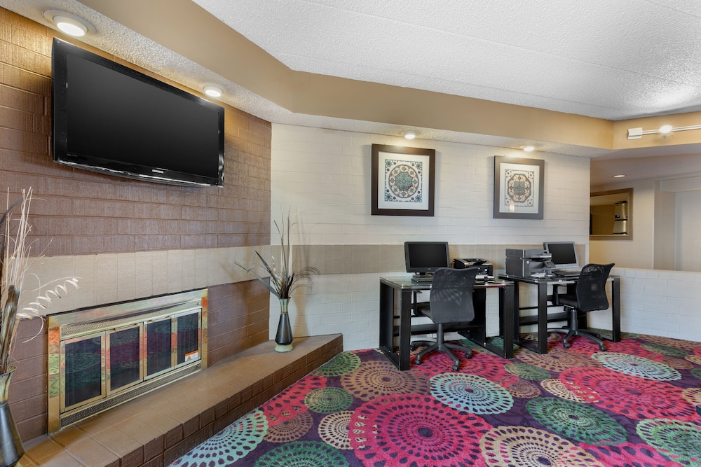 holiday inn express chicago downers grove by ihg