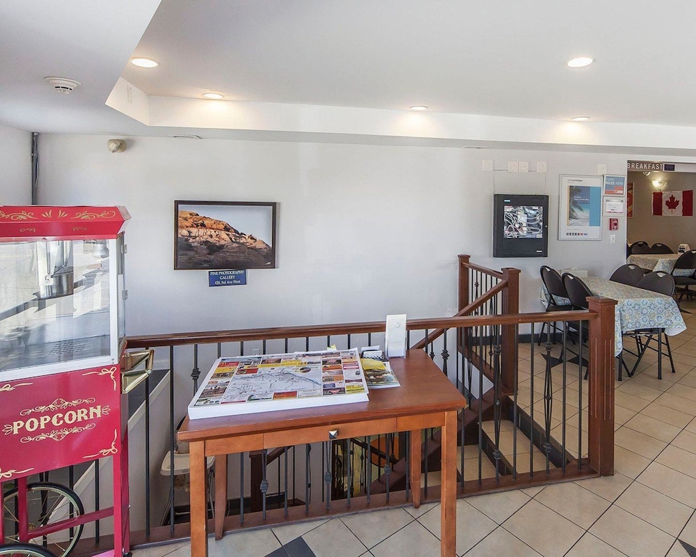 econo lodge inn and suites