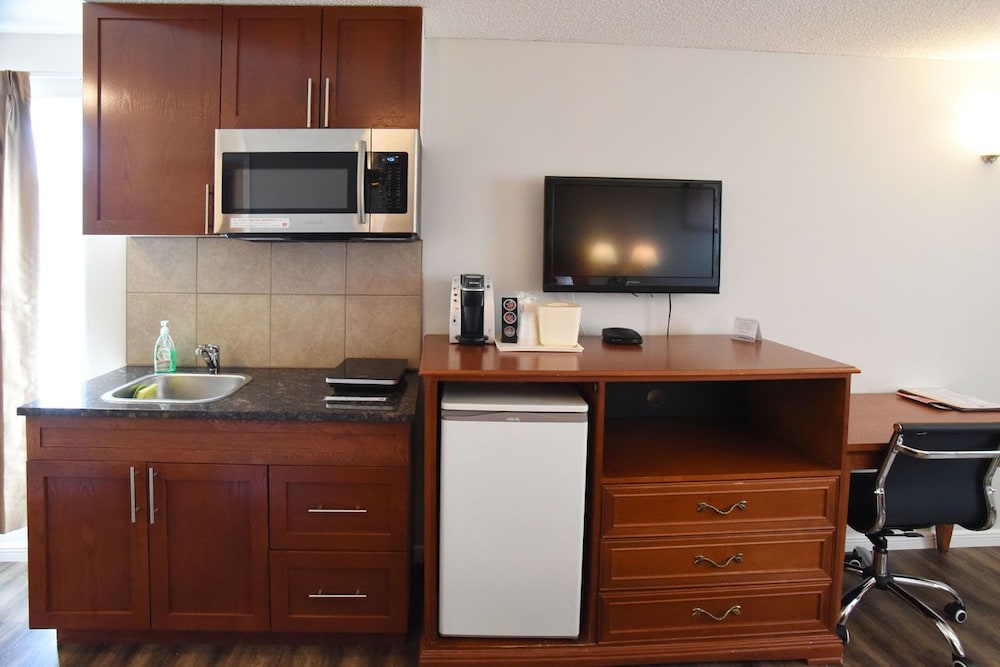 econo lodge inn and suites