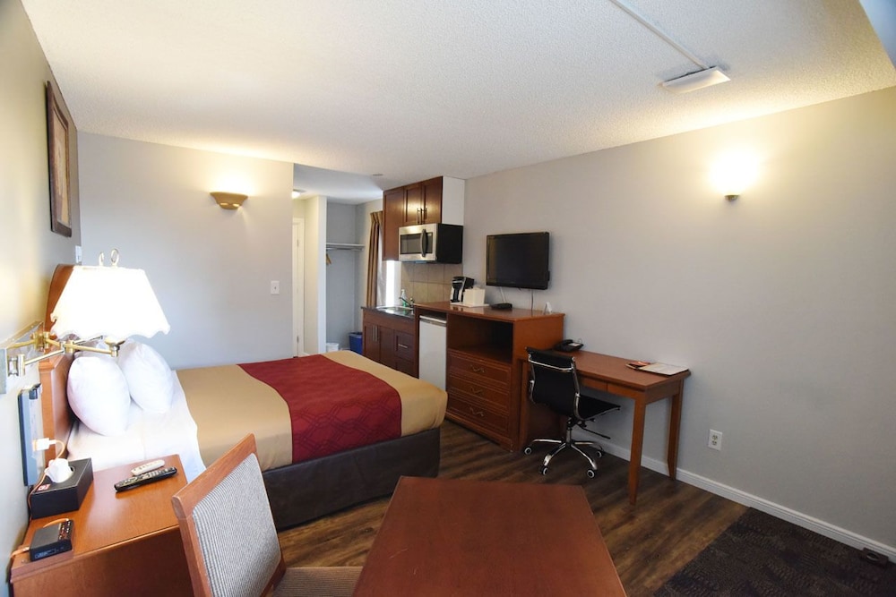 econo lodge inn and suites