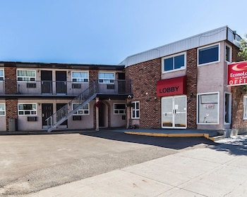 econo lodge inn and suites