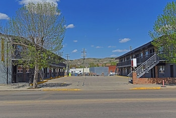 econo lodge inn and suites
