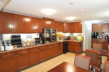 econo lodge inn and suites