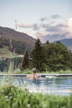 rainell dolomites retreat