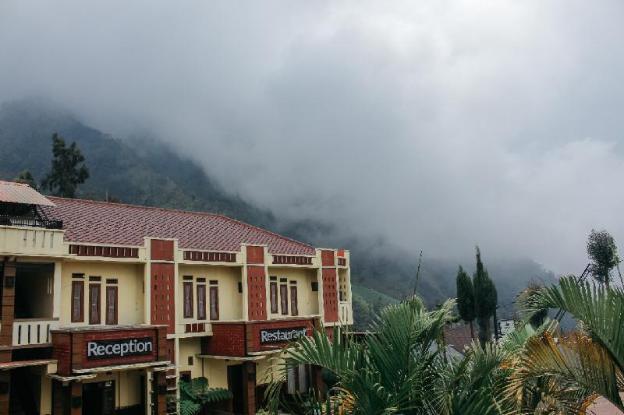 sm bromo hotel