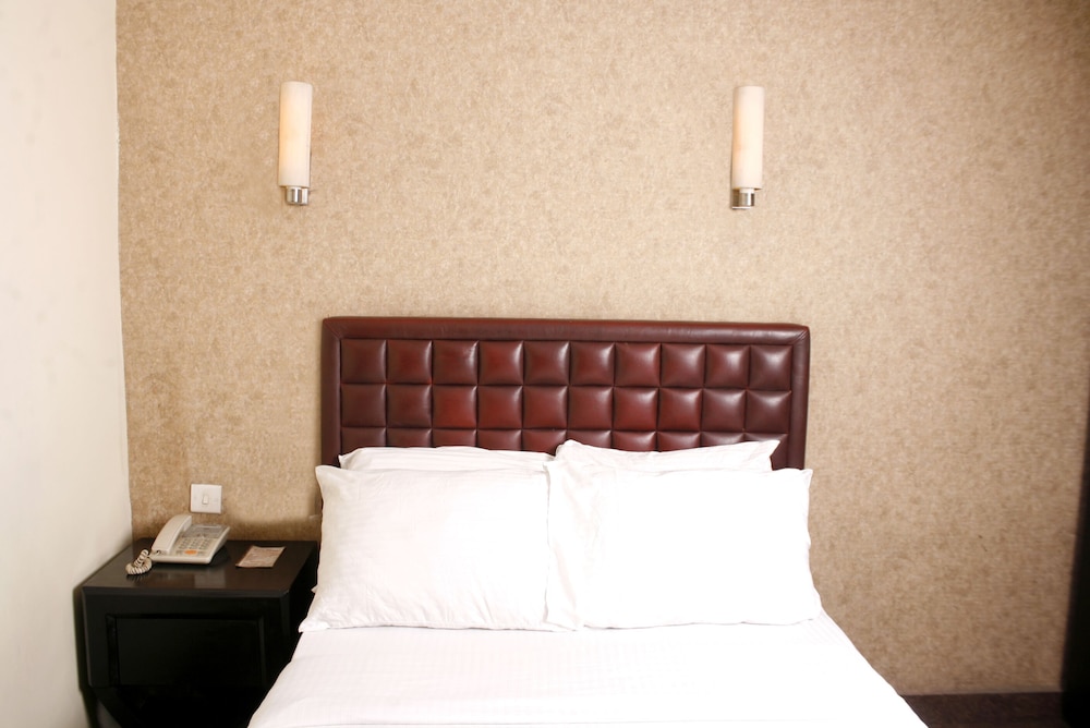 ambience hotel and resorts