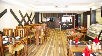 hotel rudra view and spa