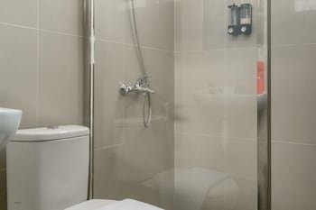 reddoorz soekarno hatta indah