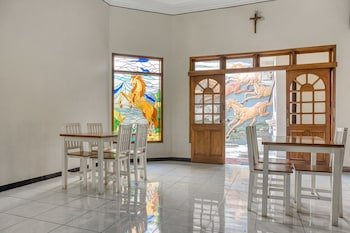 reddoorz soekarno hatta indah