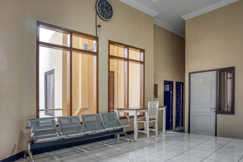 reddoorz soekarno hatta indah