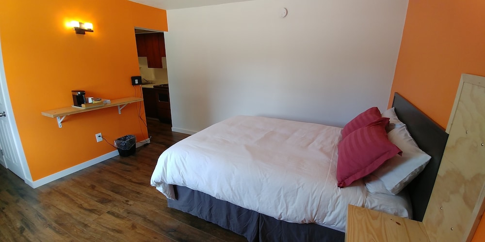 motel happy salmon