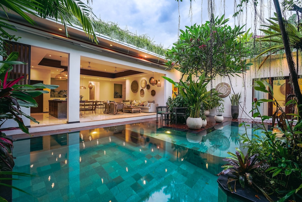 villa frangipani