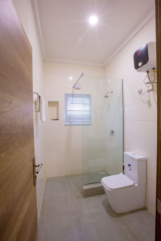 ivana suites