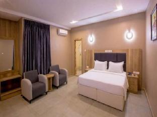 ivana suites
