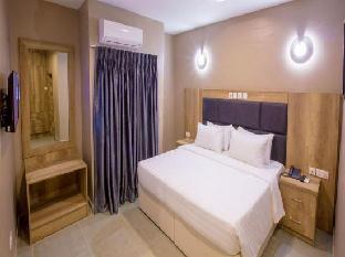 ivana suites