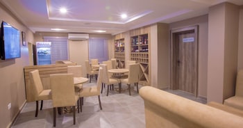 ivana suites